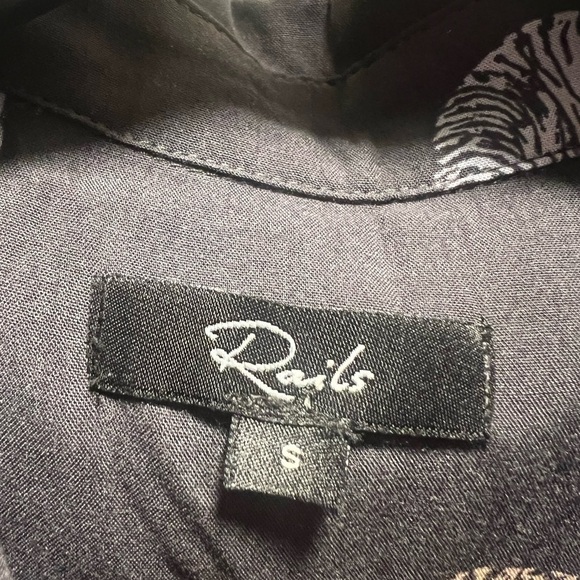 Rails | Gray‎ Button Down Blouse Kathryn Multicolor Bengal Rayon Sz S - Picture 4 of 10